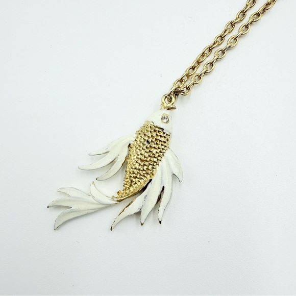 Elegant Gold Tone Enamel Fish Pendant Long Necklace With Rhinestone Eyes - Picture 7 of 8